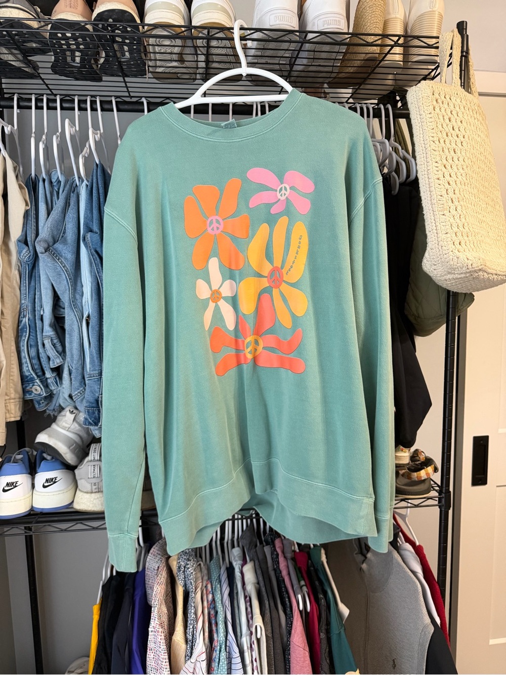 independent trading company crew neck